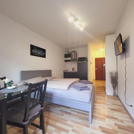 Zentrales Apartment Mit Balkon Und Parkplatz Trier Exteriör bild