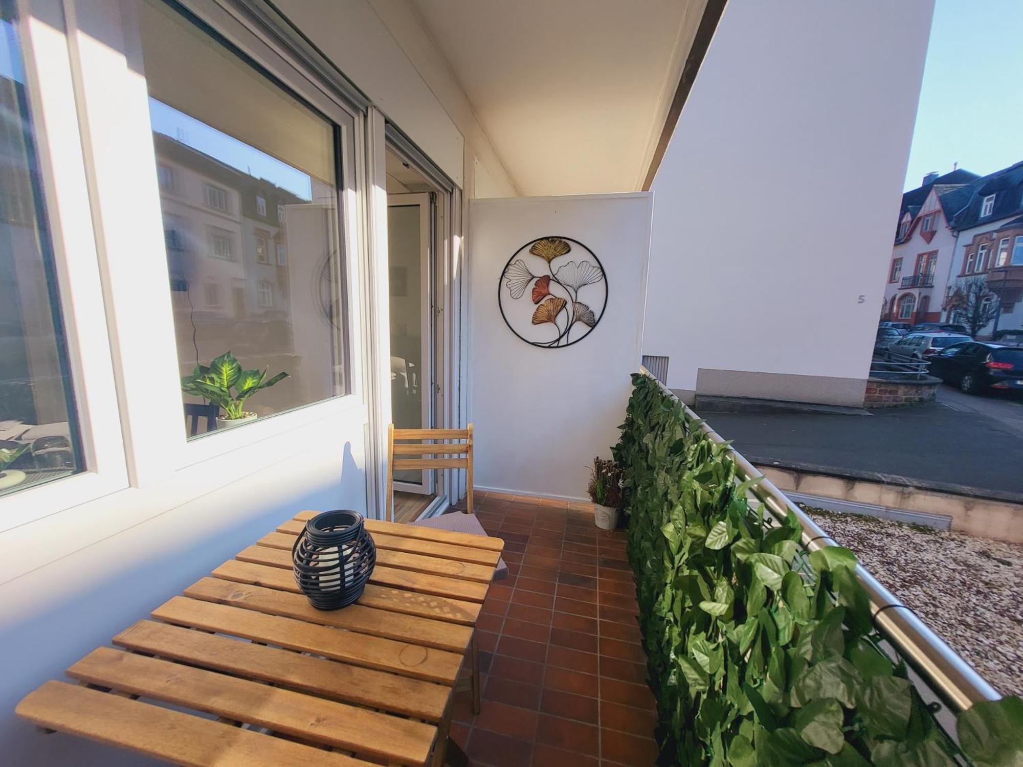 Zentrales Apartment Mit Balkon Und Parkplatz Trier Exteriör bild