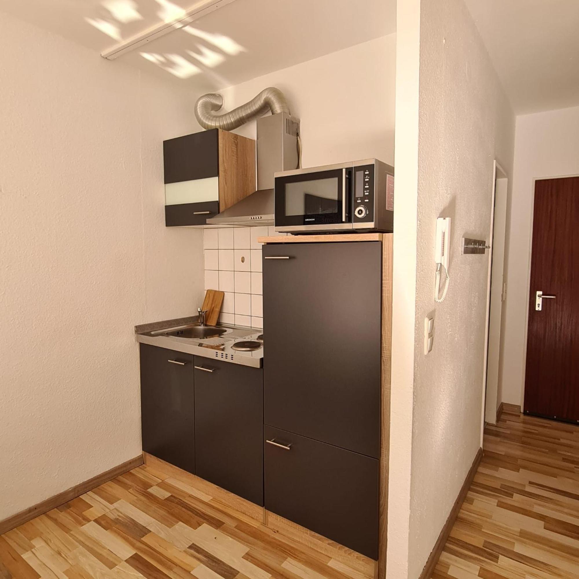 Zentrales Apartment Mit Balkon Und Parkplatz Trier Exteriör bild